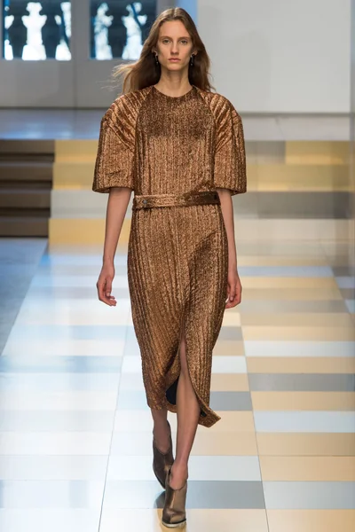Look 46
